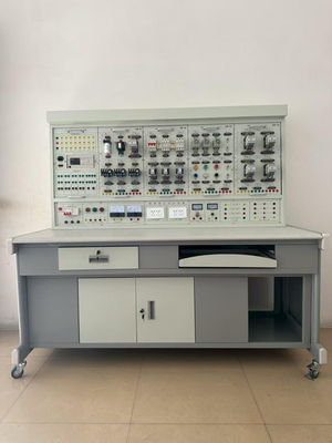 实训办公桌/台，规格尺寸为：1700×700×1600mm